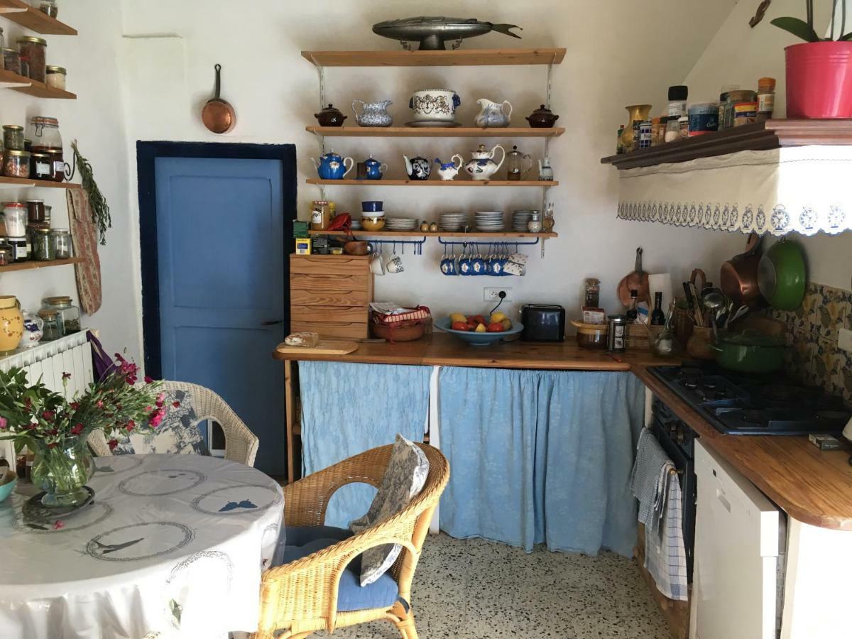 Les Asphodeles Bed & Breakfast *